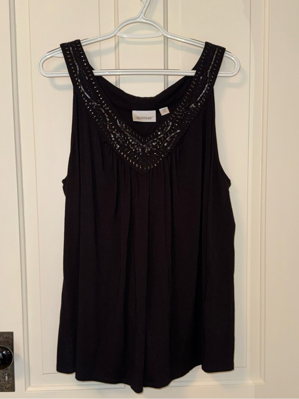 Avenue Black Beaded V-Neck Tank Top Womens Size 22/24